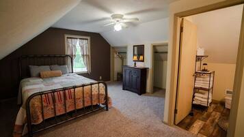 4 bedrooms, iron/ironing board, WiFi (free), bed sheets