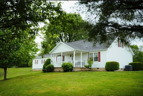 4 bedroom Tenant House at Muddy Boots Petting Farm...