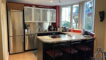 Geladeira, fogão, cooktop, lava-louças