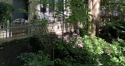 Private West Coast Townhouse in the Heart of Coal Harbour - Courtyard Secure