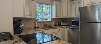 3/2 Heated Private Pool, 5 Min to Beach