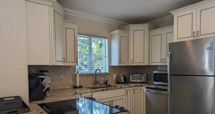 3/2 Heated Private Pool, 5 Min to Beach