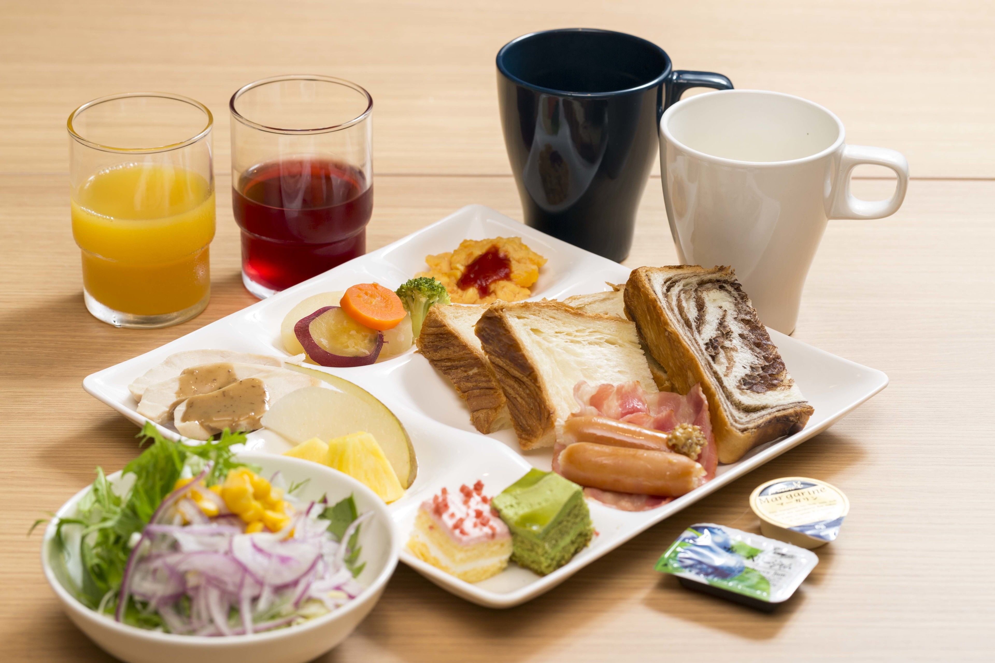 daily buffet breakfast (jpy 1650 per person)
