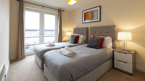 Unclassified image, 1 of 25, button - Higher Living - Southampton City Penthouse (Southampton)