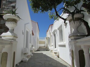 Property grounds - Castellino Studios - Superior Double Suite (Large Terrace + Sea View) (Faliraki)