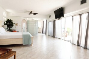 6 soverom, strykejern/-brett, reiseseng for barn og wi-fi (inkludert)