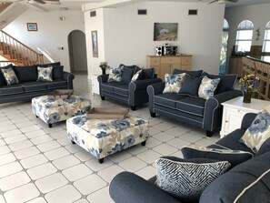 TV, DVD player, table football, ping pong - Seaside Sanctuary 5 bed, 5 bath pool home (Tavernier)