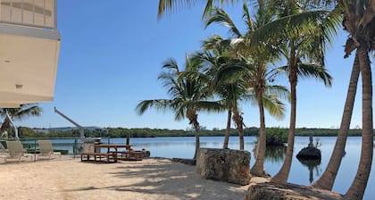 Seaside Sanctuary 5 bed, 5 bath pool home