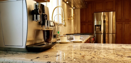 Premium Monterey Peninsula Retreat, just minutes to Carmel.