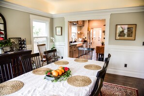 Dining - Charm and Comfort in Quiet Lodi Neighborhood (Lodi)