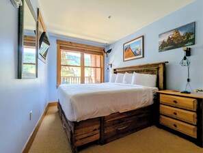 1 dormitorio, tabla de planchar con plancha, wifi y ropa de cama