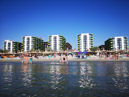 3 rooms beachfront propriety with amazing panorama views