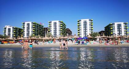 3 rooms beachfront propriety with amazing panorama views