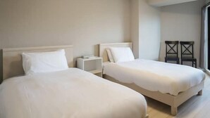 Suite – superior, røyk, byutsikt | Blendingsgardiner, lydisolert og barnesenger (inkludert)