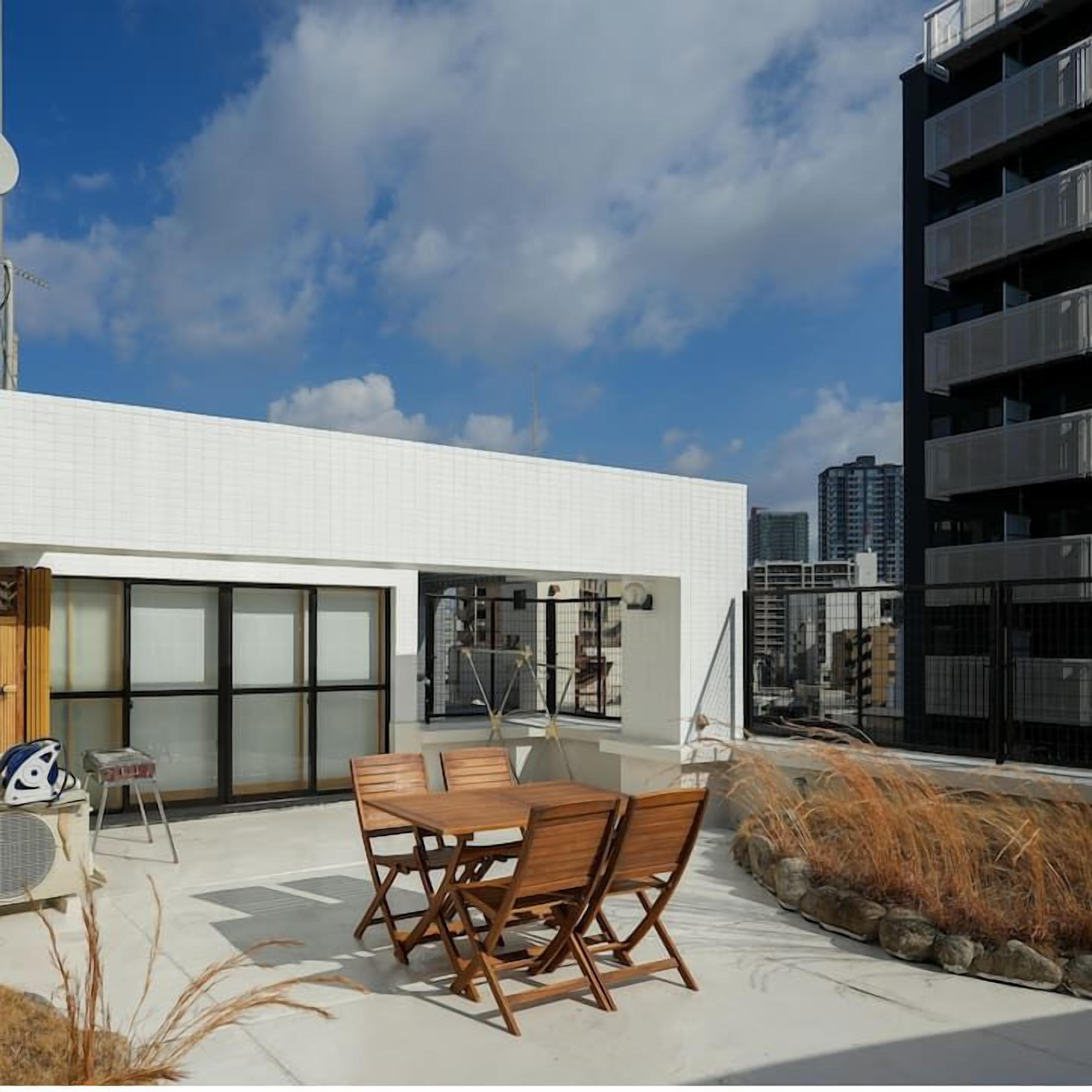 Suite superior, fumadores, vistas a la ciudad | Terraza o patio