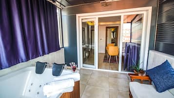 Suite Elite, 1 cama Queen size, vista a la ciudad | Terraza o patio