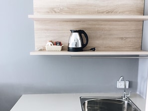 Grand Deluxe Pool Access | Desk, free WiFi, bed sheets - Big Buddha Hillside Hotel (Chalong)