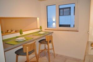 In-room dining - K3Hotels Boardinghouse (Weissach)