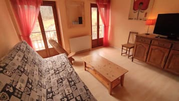 1 slaapkamer, een strijkplank/strijkijzer, reisbedje, gratis wifi
