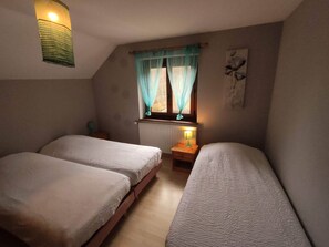 1 Schlafzimmer, Bügeleisen/Bügelbrett, Reisekinderbett, kostenloses WLAN