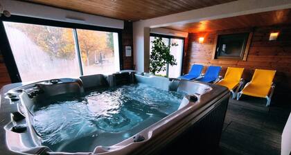 GĂźte CĂ©line avec Spa Bain Ă Remous Sauna PĂȘche