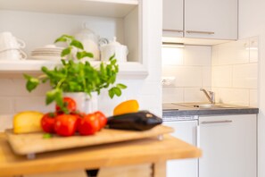 Kühlschrank, Herdplatte, Geschirrspüler