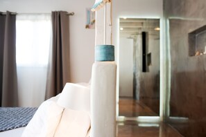 Deluxe Double Room | Bathroom | Shower, free toiletries, hair dryer, towels - Petra Mykonos Studios & Suites (Mykonos)