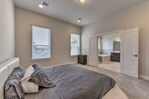 Room - Central Houston 3-bedroom, 3.5-bath vacation rental townhouse! (Houston)