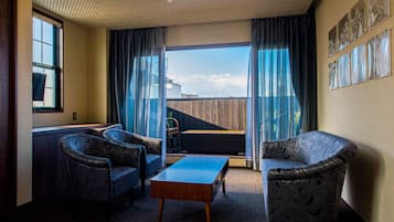 Zweibettzimmer, Balkon (KAKITSUBATA) | 1 Schlafzimmer, Minibar, Zimmersafe, Schreibtisch