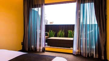 Vierbettzimmer, Balkon (YATSUHASHI) | 1 Schlafzimmer, Minibar, Zimmersafe, Schreibtisch