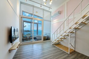 Room (D201 (Spa, Ocean View)) | Living area | TV - Yesu J Plus Pension (Yeosu)