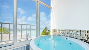 Room (E203 (Spa, Ocean View)) | Jetted tub - Yesu J Plus Pension (Yeosu)