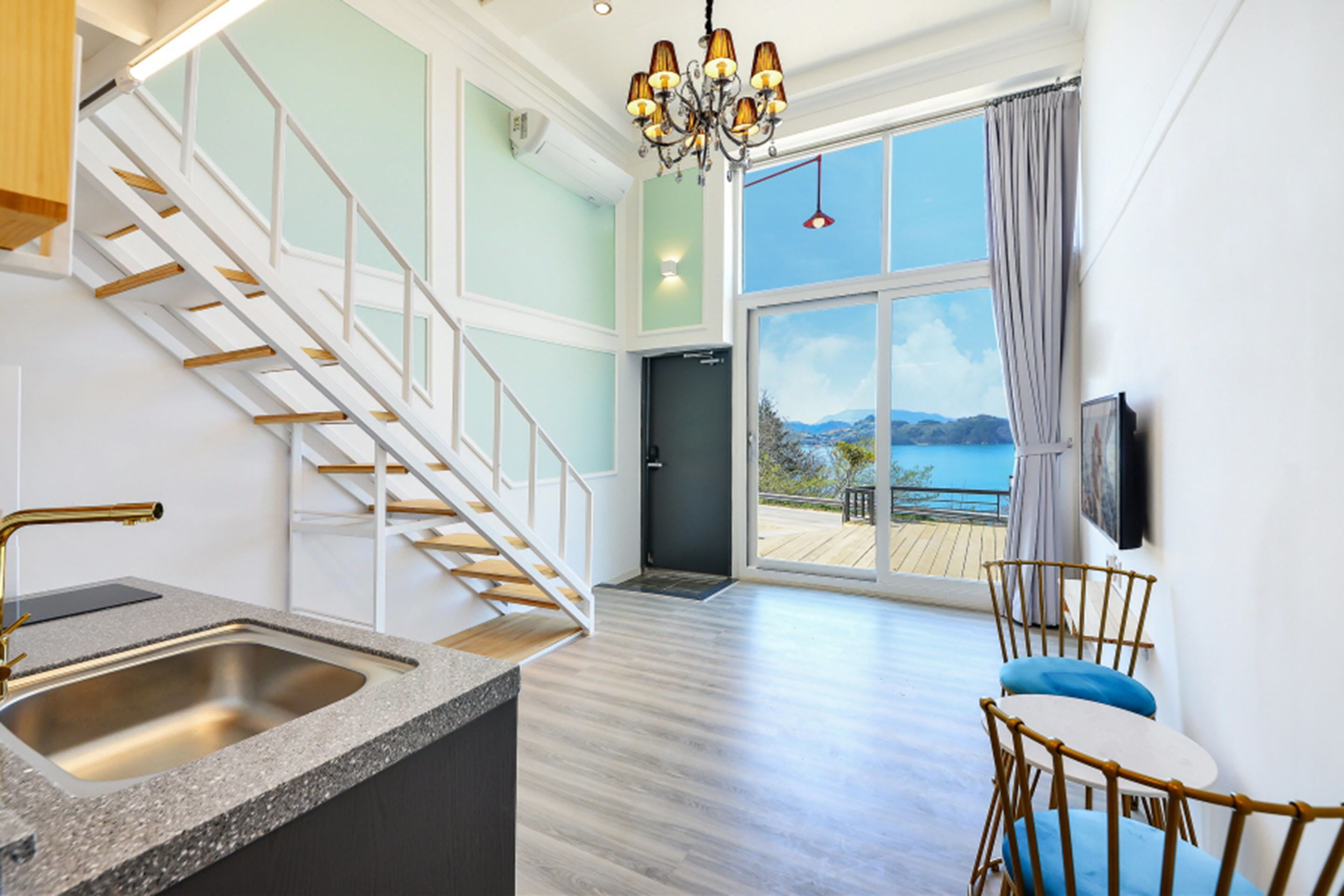 Room (A101 (Ocean View)) | Living area | TV