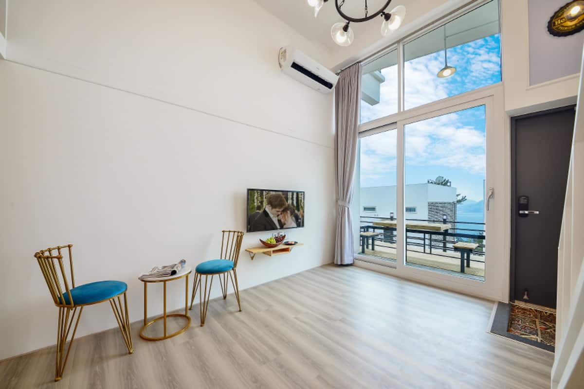 Værelse (F103 (Ocean View)) | Opholdsområde | Tv