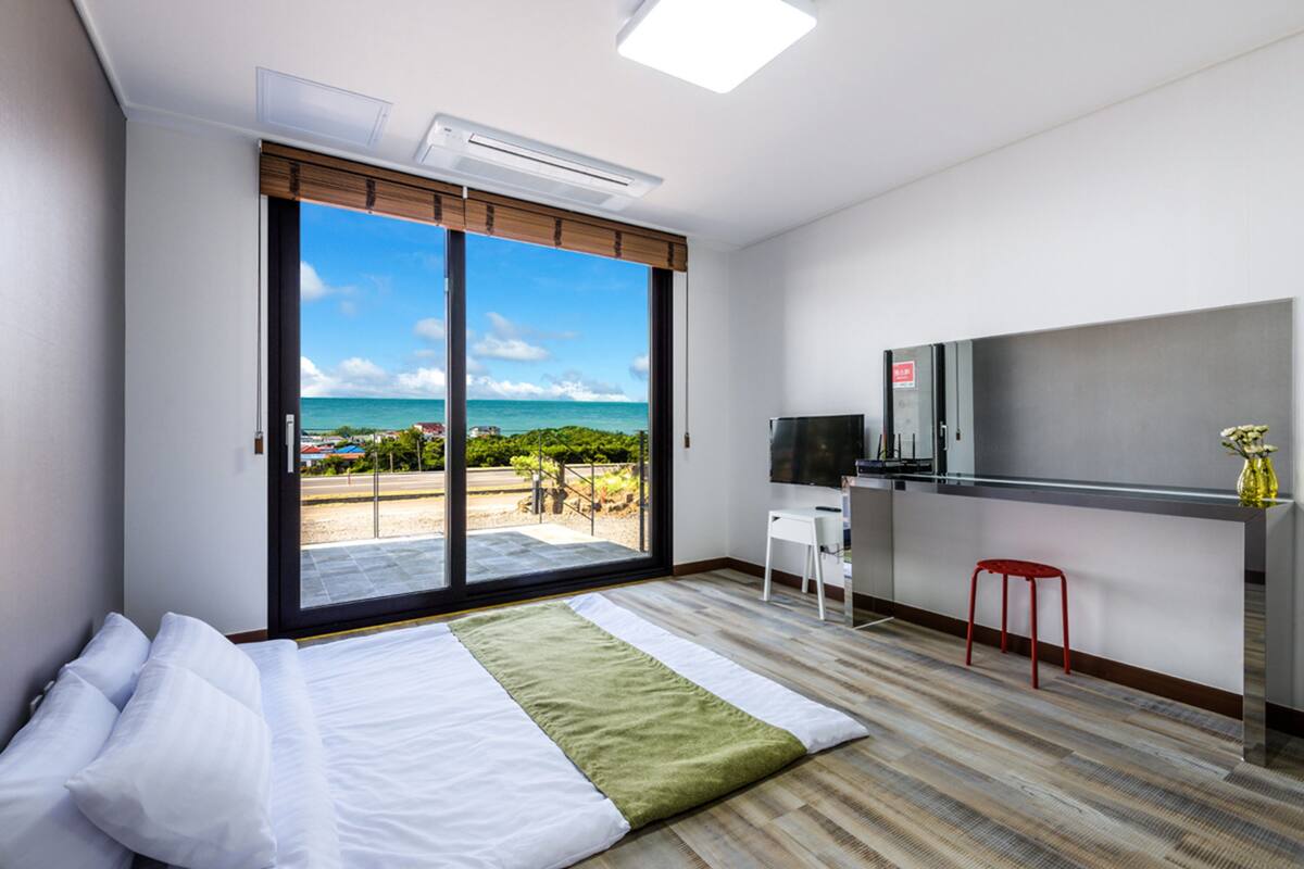 1 bedroom, WiFi (free), bed sheets