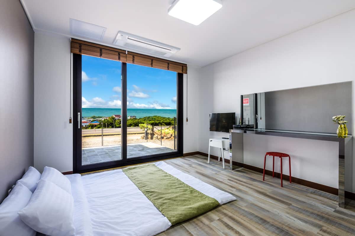 1 bedroom, free WiFi, bed sheets