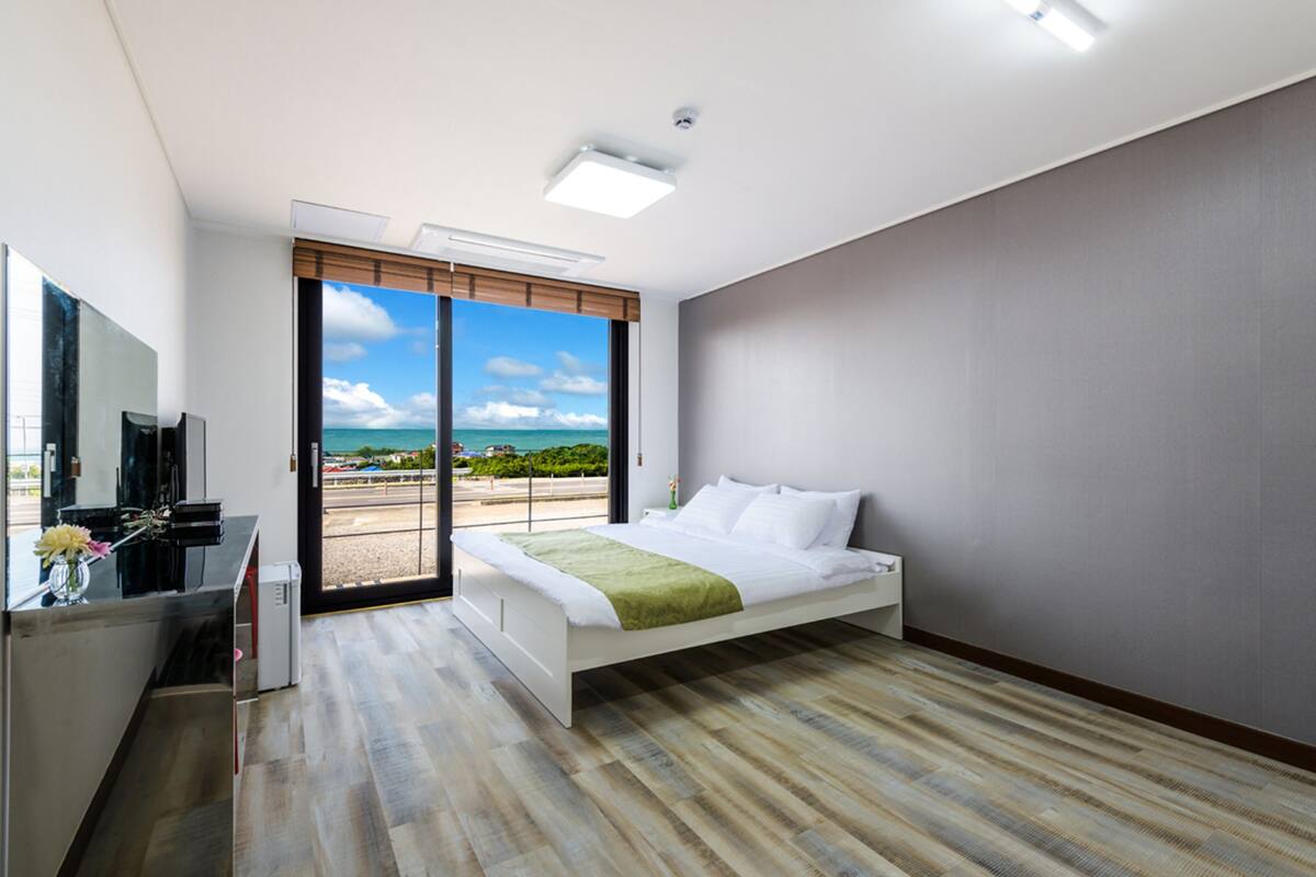 1 bedroom, WiFi (free), bed sheets