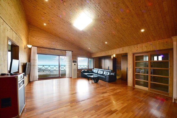 Room (A -605) | Free WiFi, bed sheets - Jeju Witch'S Bloom Stick Pension (Jeju City)