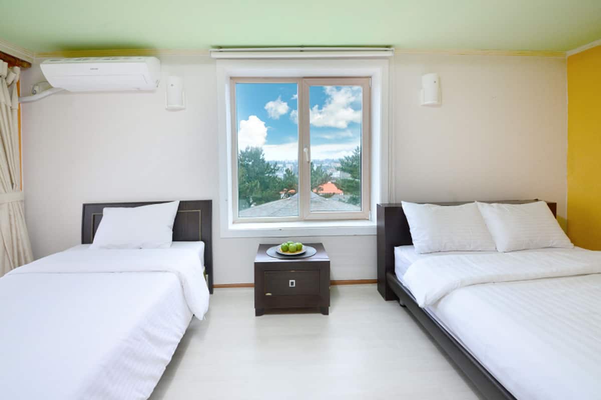 Free WiFi, bed sheets