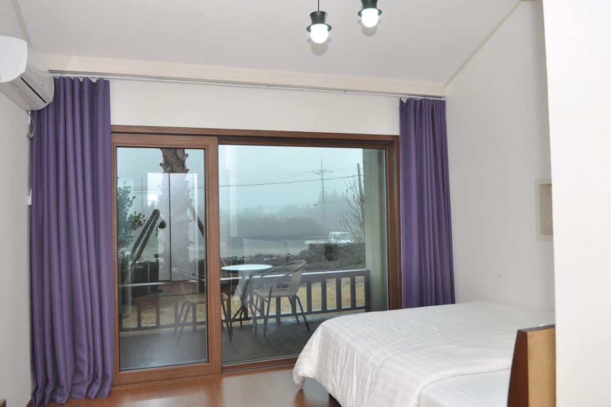 Chambre (Orange C) | Accès au Wi-Fi (inclus), literie fournie