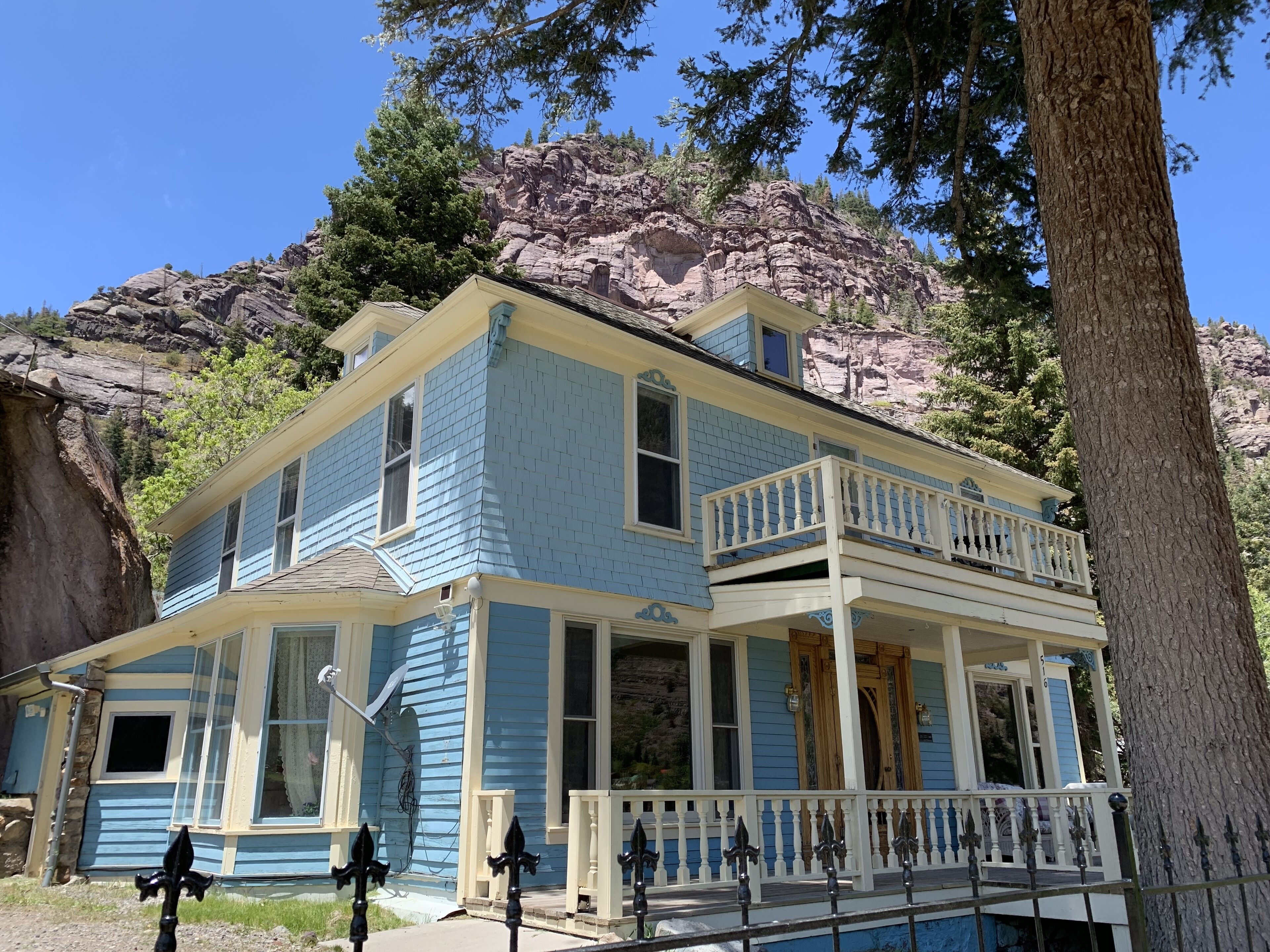 Stunning Victorian with Mountain and Waterfall Views Sleeps 8 Adults in Ouray CO