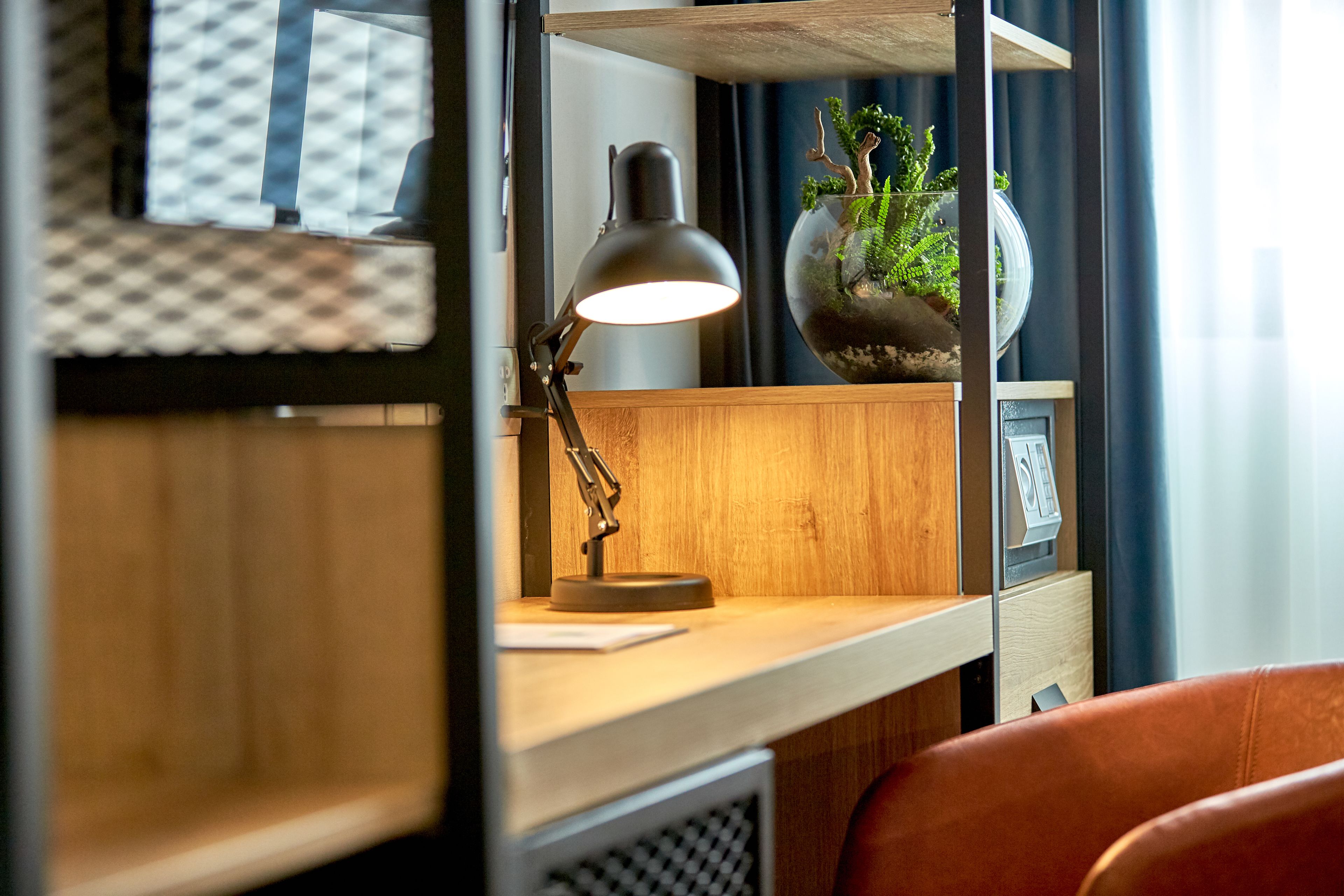 economy double room, 1 queen bed, city view | television