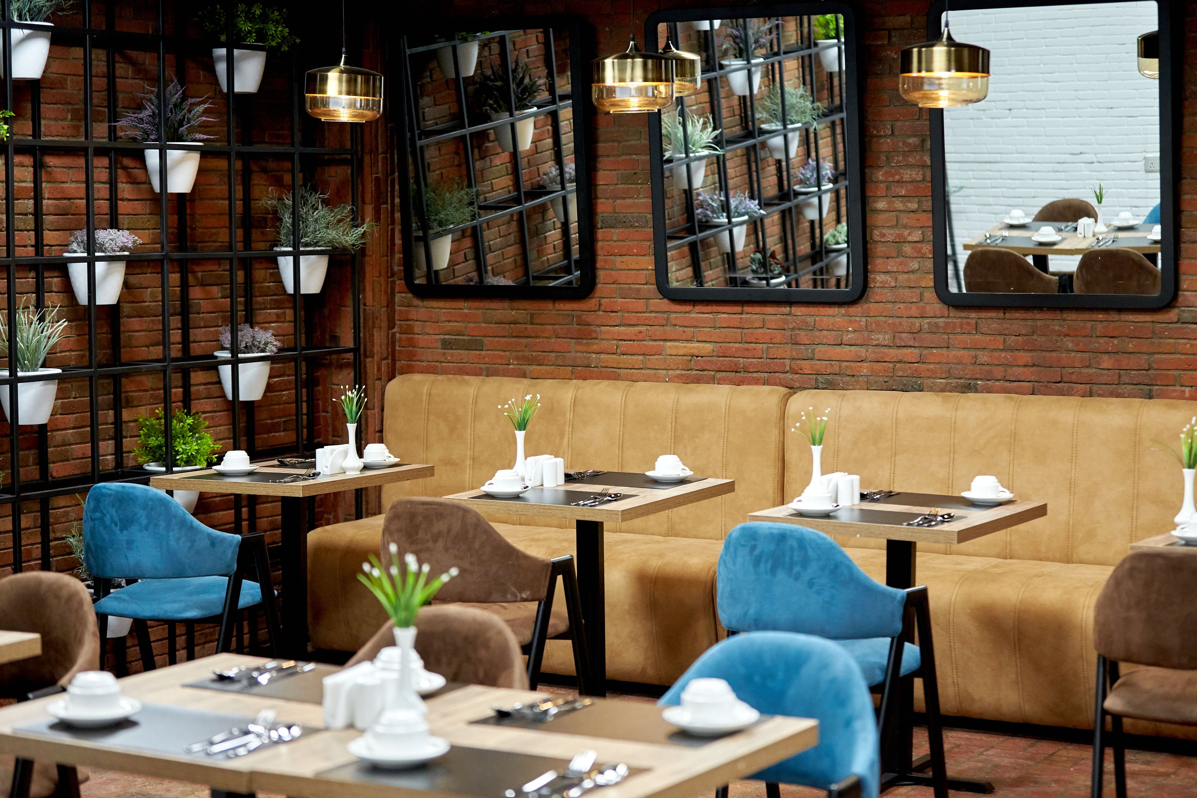 free daily full breakfast