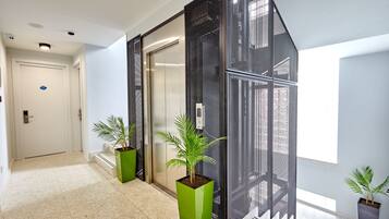 Free daily full breakfast