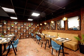 Free daily full breakfast  - Graphica Tbilisi Hotel (Tbilisi)