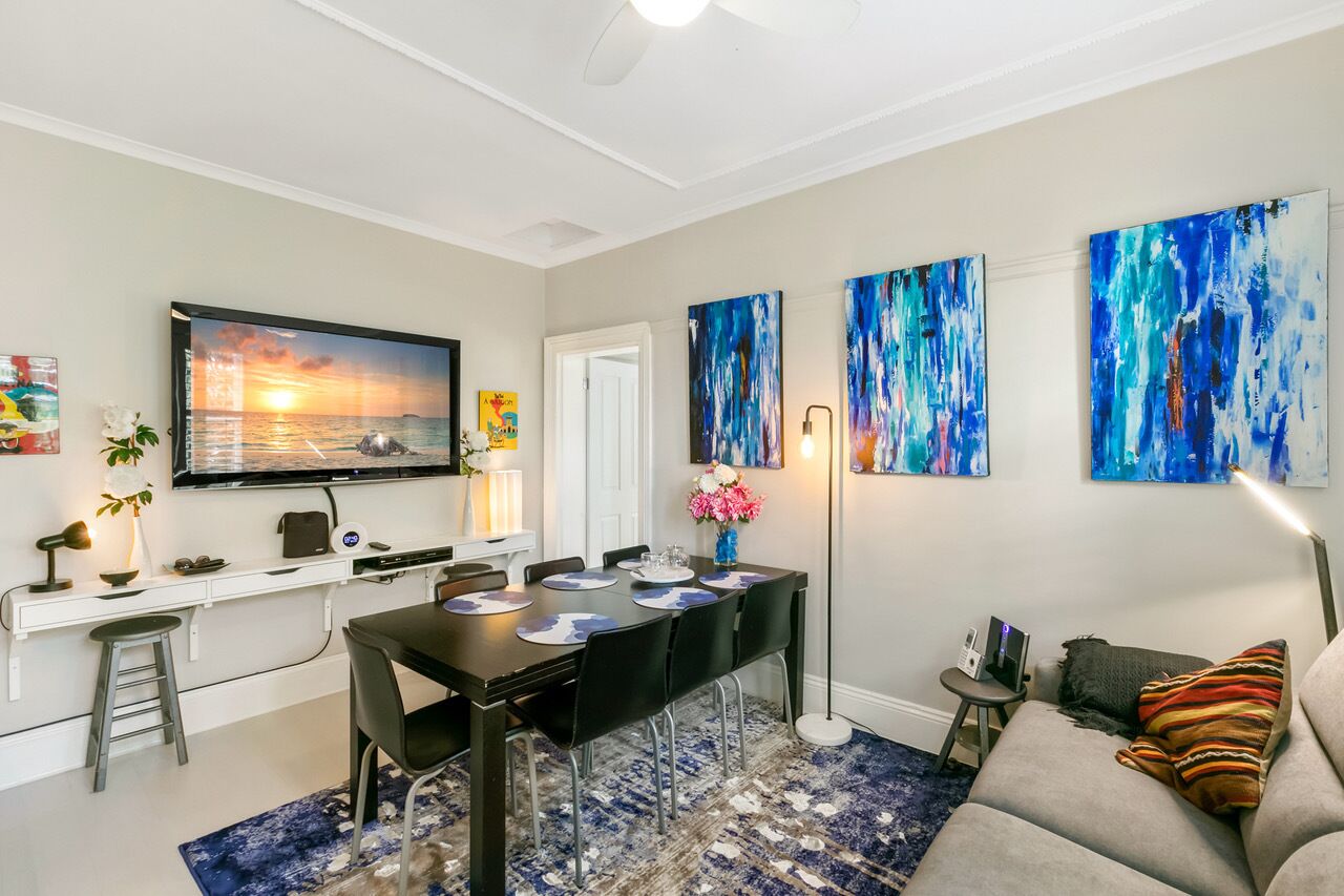 Outstanding Renovated spa bath apartment