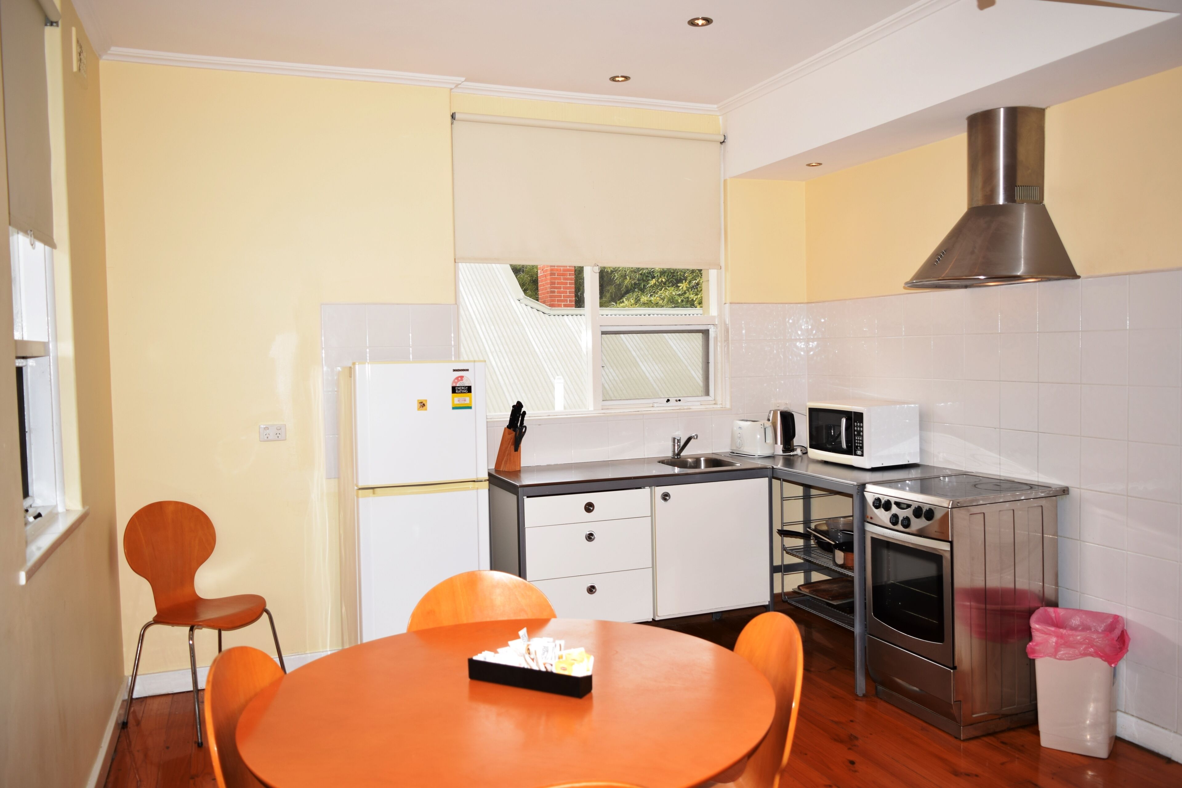 Glenelg Holiday Apartments - Ellis 200 m away from the  Esplanade Glenelg — image 5