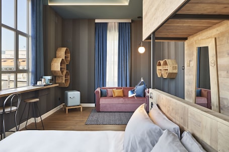 Panoramic Quadruple Room (Modernist King Panoramic) | Room amenity
