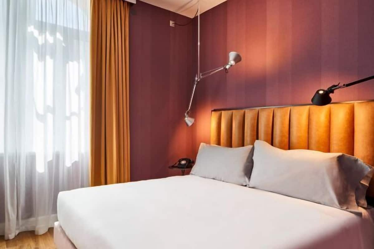 Minibar, Zimmersafe, Schreibtisch, schallisolierte Zimmer