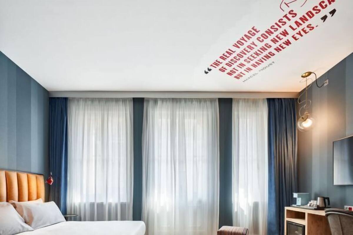 Minibar, Zimmersafe, Schreibtisch, schallisolierte Zimmer